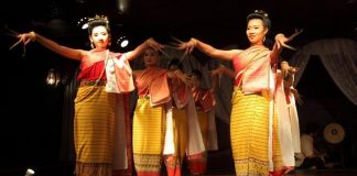 Đặc sắc văn hóa truyền thống Malaysia, Indonesia