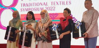 Bảo tàng Văn hóa các dân tộc Việt Nam tham dự Hội thảo dệt truyền thống Asean lần thứ 8 tại Malaysia, tháng 9 năm 2022